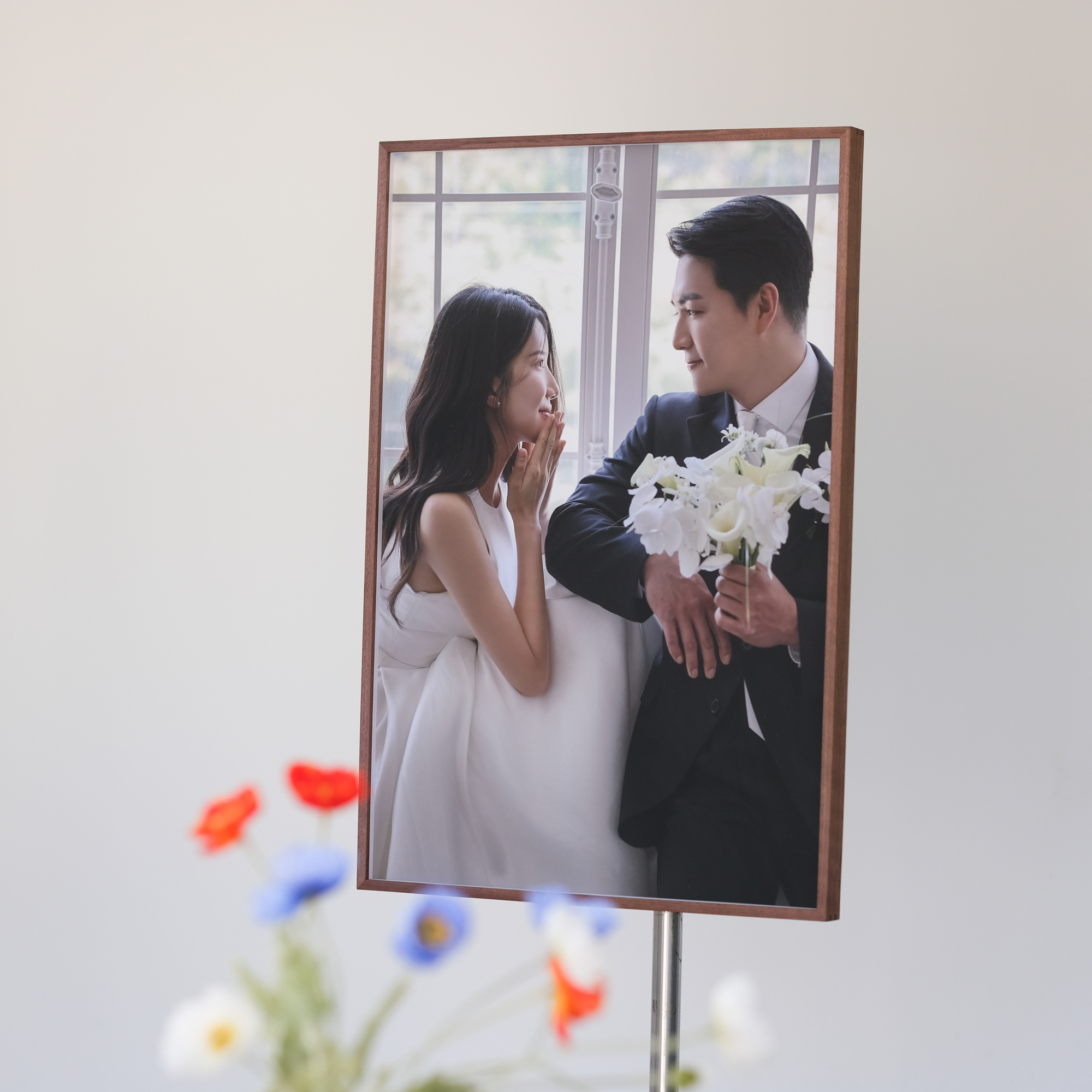 월넛 관액자 — 웨딩 작품